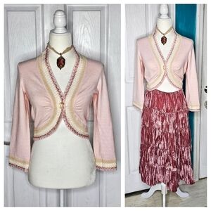 Intuitions Embroidered Sweater Bolero Jacket 2 pulls on one sleeve pic Medium